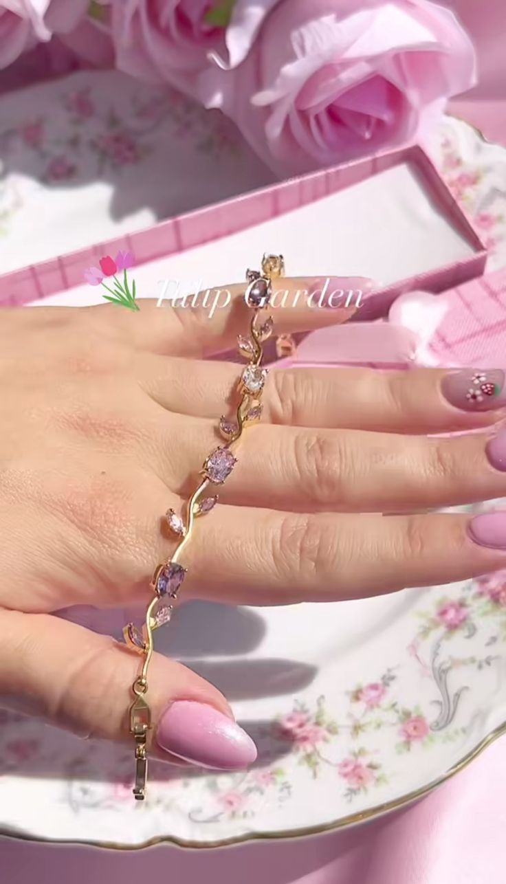 ZELVIN™ FOREVER BLOOM TULIP BRACELET 🌷