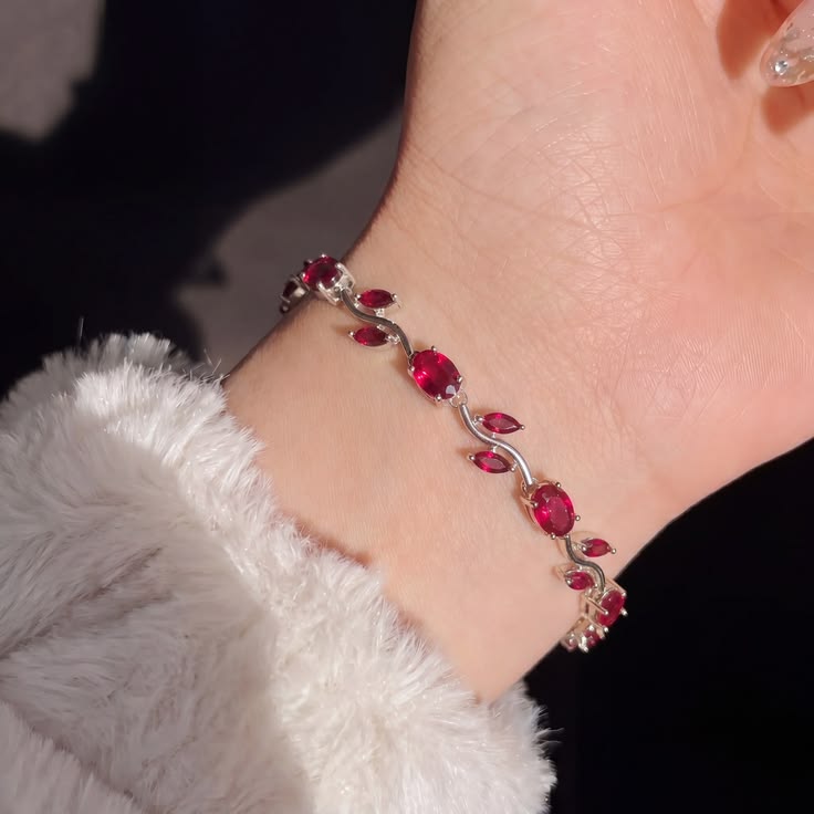 ZELVIN™ FOREVER BLOOM TULIP BRACELET 🌷